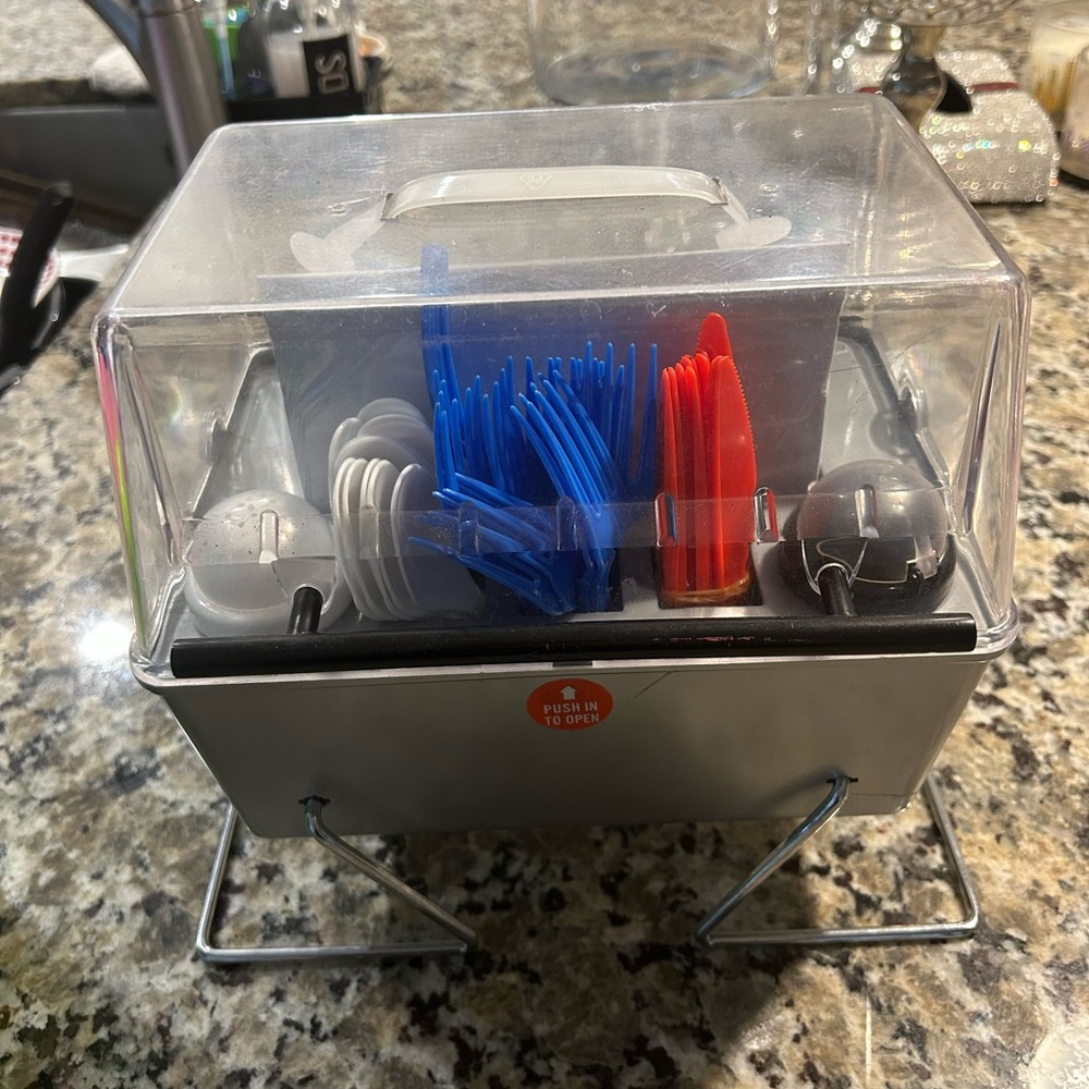 Compact Cutlery Organizer with Lid for outdoors